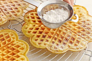 Waffel mit Puderzucker
